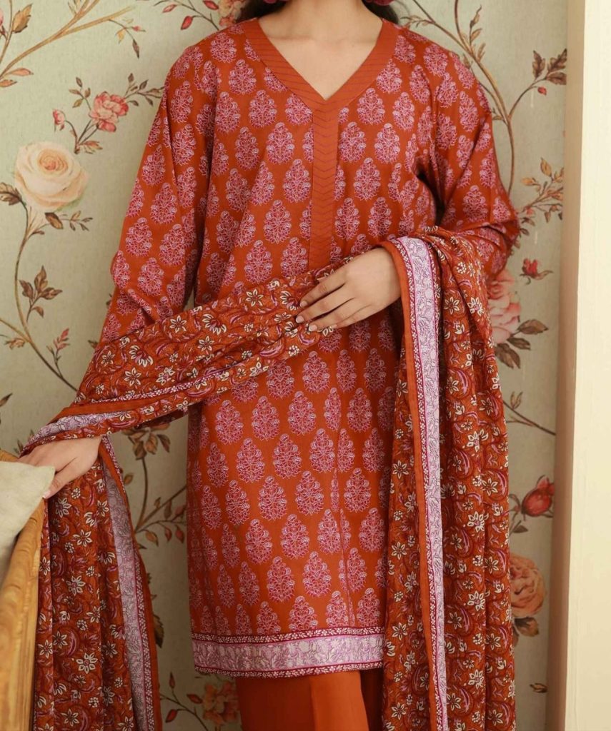 Earthen Rust – Classic Lawn Collection
