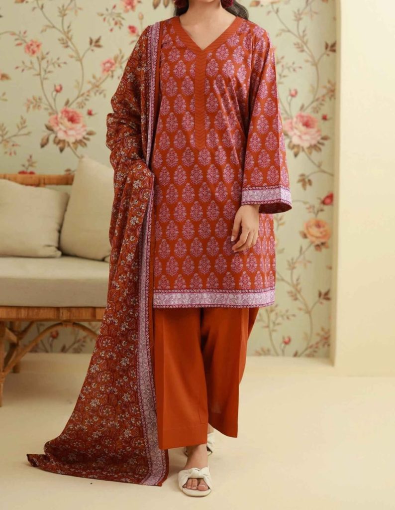 Earthen Rust – Classic Lawn Collection